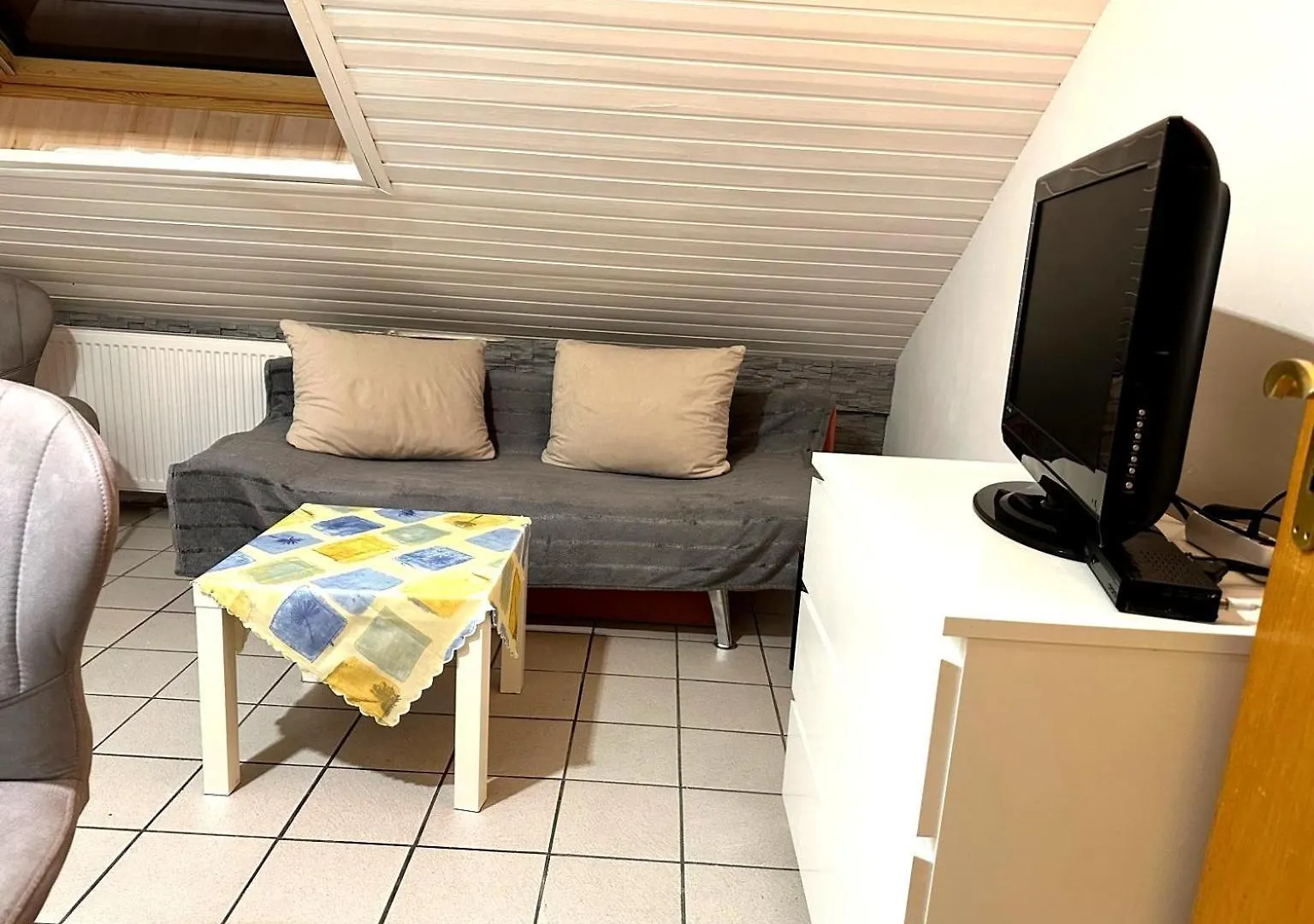 아파트 Ruhiges Apartment, Parkplaetze & Gute Anbindung City, Messe, Autobahn 뒤셀도르프