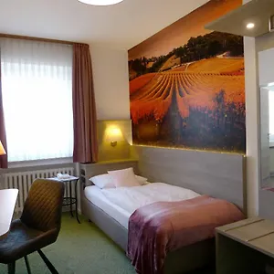 Wurms Otel