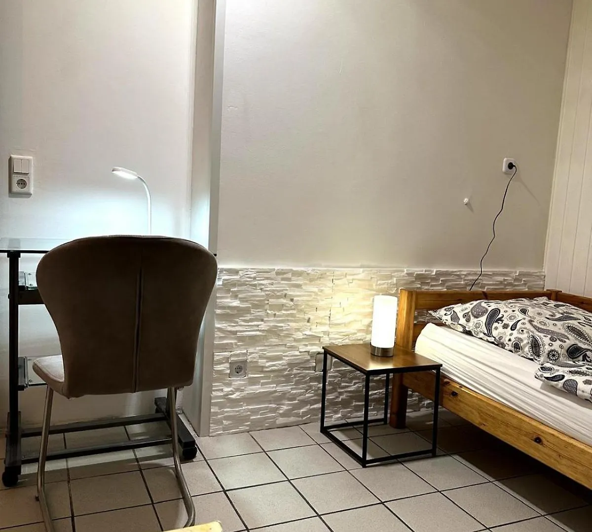 Ruhiges Apartment, Parkplaetze & Gute Anbindung City, Messe, Autobahn Düsseldorf