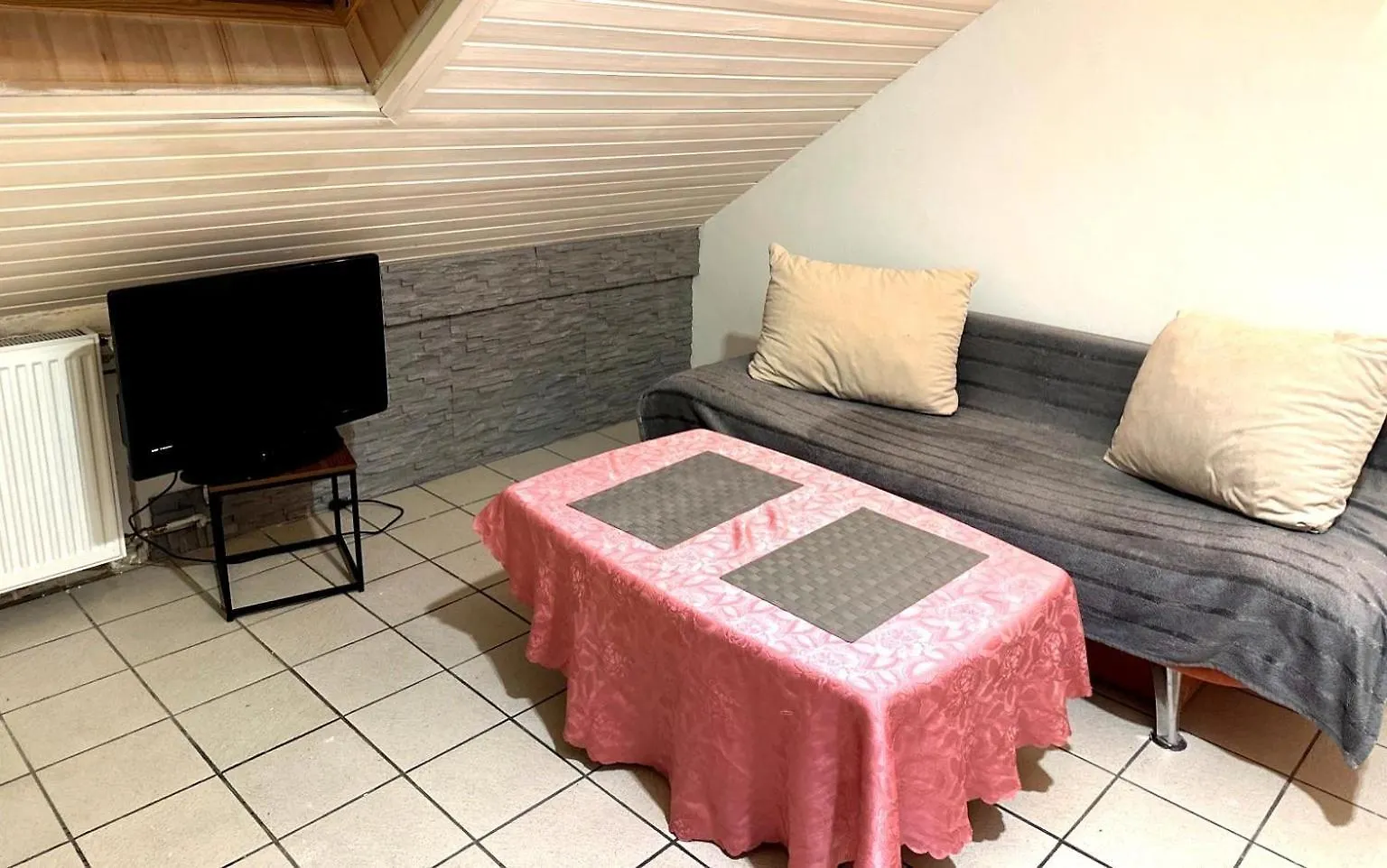 Apartamento Ruhiges Apartment, Parkplaetze & Gute Anbindung City, Messe, Autobahn Düsseldorf