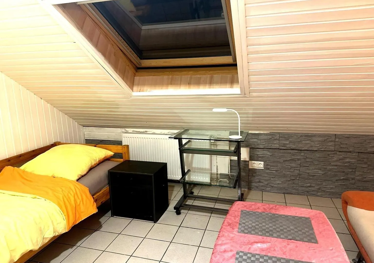 Ruhiges Apartment, Parkplaetze & Gute Anbindung City, Messe, Autobahn Düsseldorf Alemania